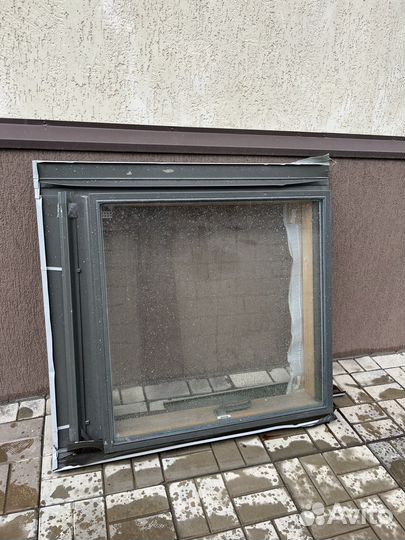 Мансардное окно-люк для выхода на крышу fakro