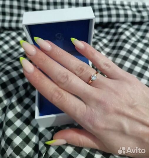 Помолвочное кольцо 585 проба