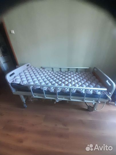 Кровать для лежачих больных с туалетом