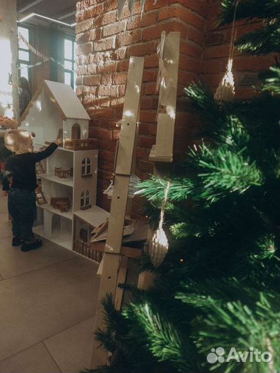 Большой кукольный домик