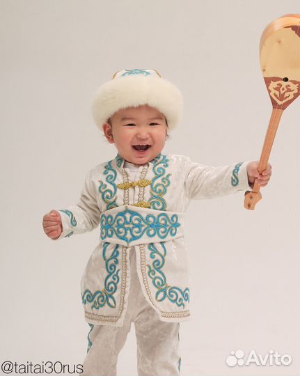 Казахский национальный костюм