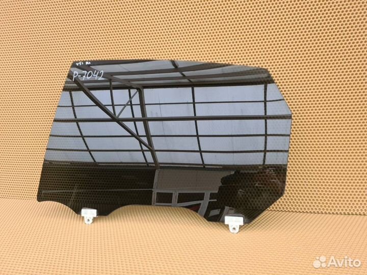 Стекло двери заднее левое Infiniti M Q70 Y51