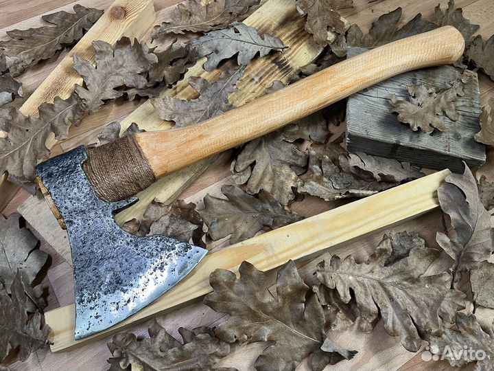 Топор бородач