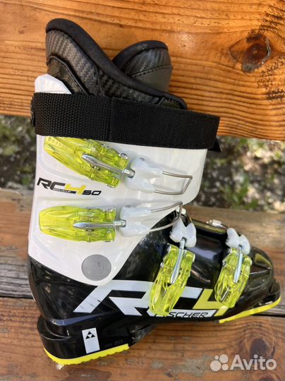 Горные лыжи и ботинки