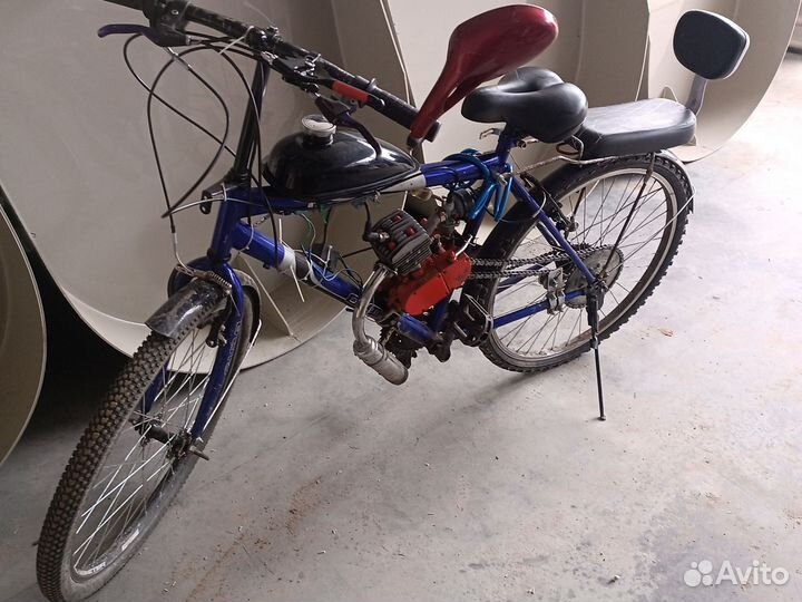 Велосипед с мотором и боковым прицепом