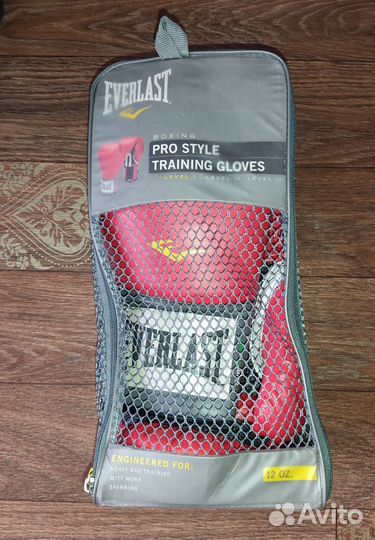 Боксерские перчатки 12 oz Everlast