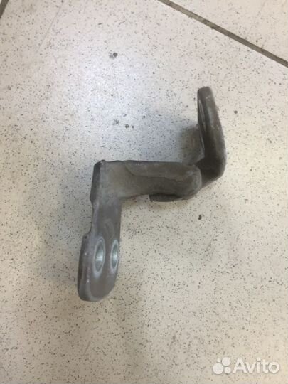 Петля двери передняя Land Rover Discovery 4 306DT