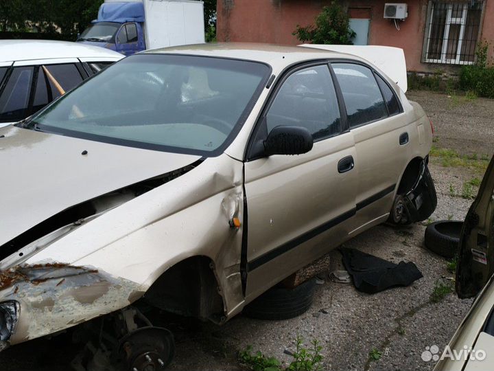 Таёта карина Toyota Carina