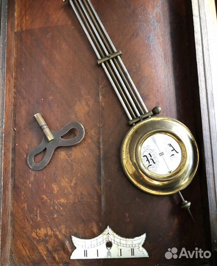 Старинные настенные антикварные часы с боем GB
