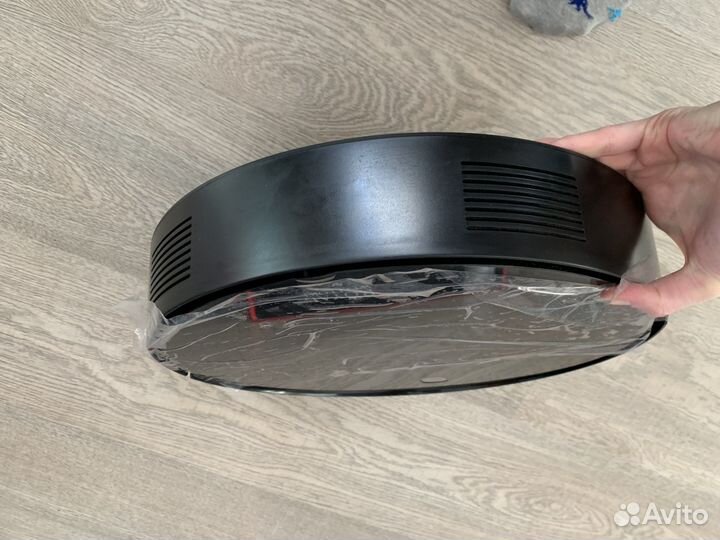 Робот пылесос Royl Wellfort