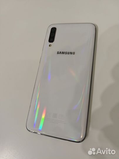 Samsung Galaxy A50, 4/64 ГБ