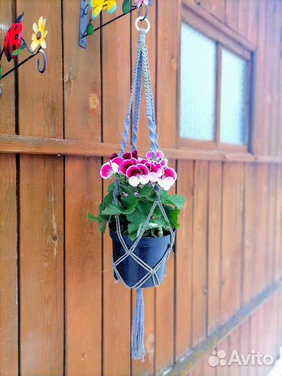 Кашпо подвесное