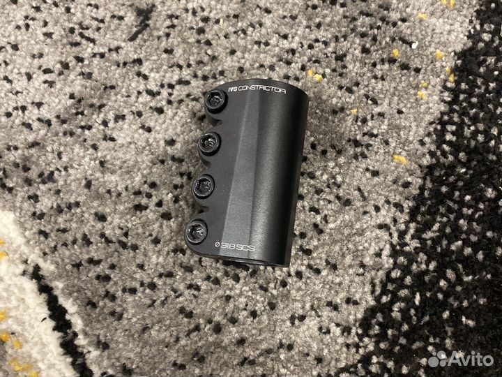 Зажим для трюкового самоката Curbside