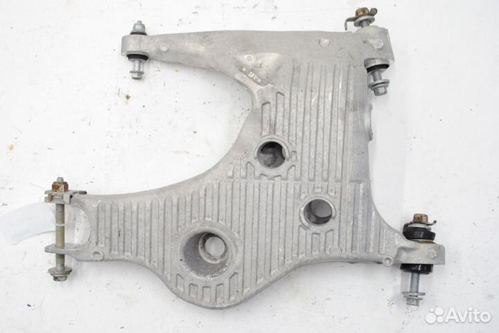 Рычаг нижний Range Rover 4 L405