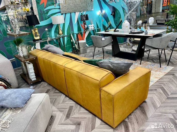 Диван кожанный - идеальная выделка