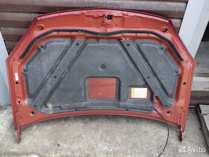 Капот на Suzuki Liana