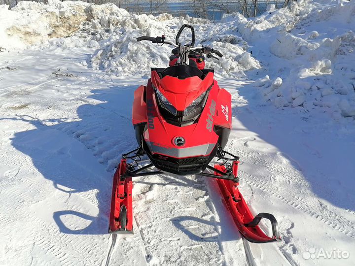 Продам ski-doo Summit X