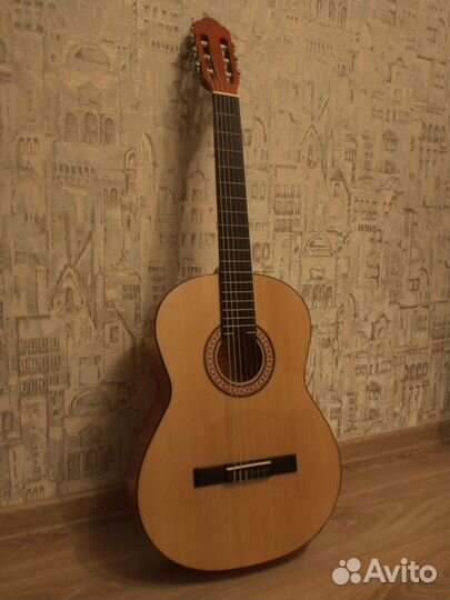 Акустическая гитара