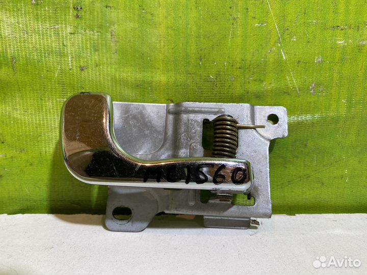 Ручка двери внутренняя правая Mitsubishi Pajero 2