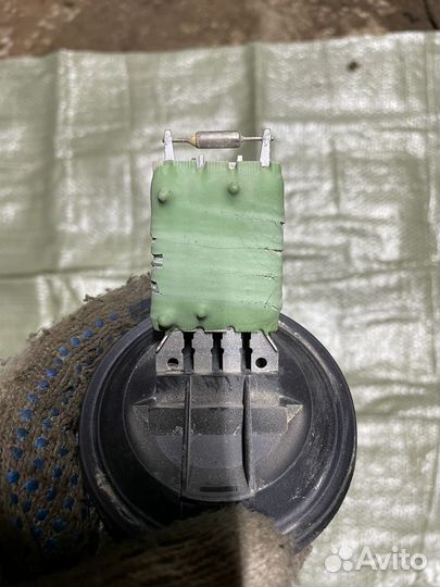 Реостат (резистор) отопителя Skoda Fabia 2001