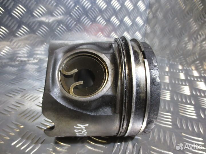 Поршень Mahle/knecht 130L114