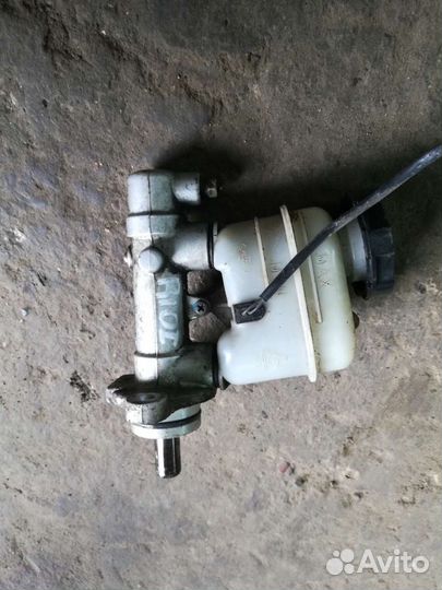 Главный тормозной цилиндр Киа Рио 1