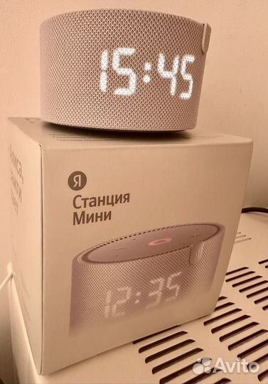 Яндекс станция алиса мини с часами