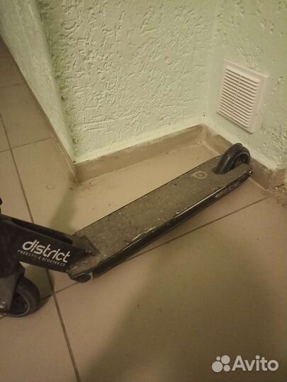 Трюковой самокат district