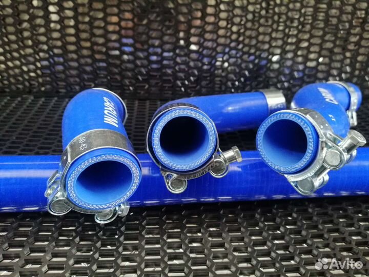 Патрубки силикон р-ра 21213-21214 нива с хомутами