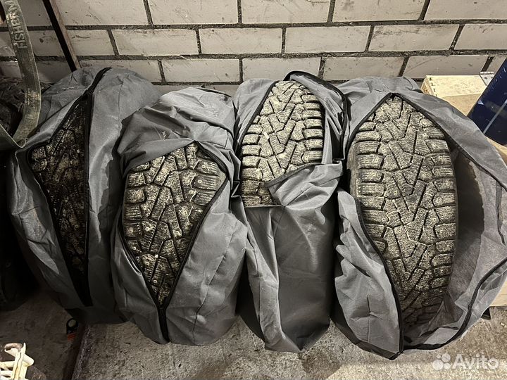 Pirelli Ice Zero 215/55 R17