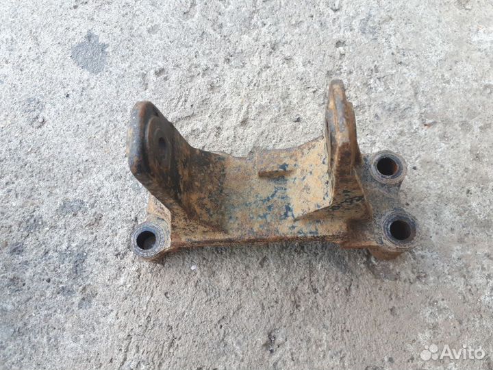 Кронштейн опоры двигателя левый Chery Tiggo T11