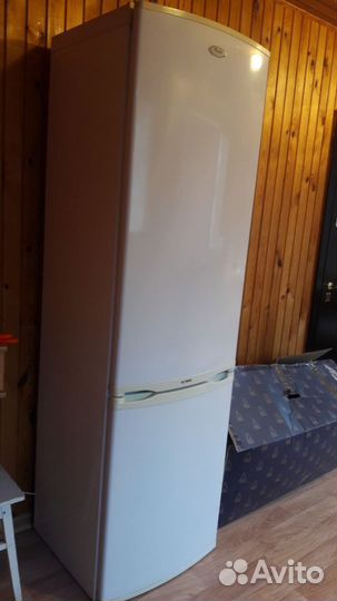 Холодильник Whirlpool