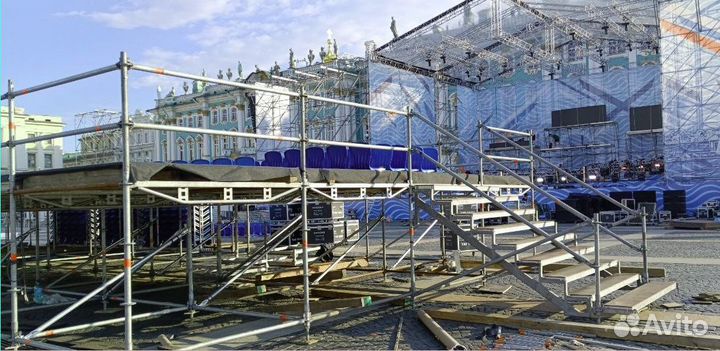 В аренду строительные леса для сцен Layher