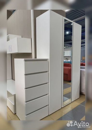 Шкаф трехстворчатый