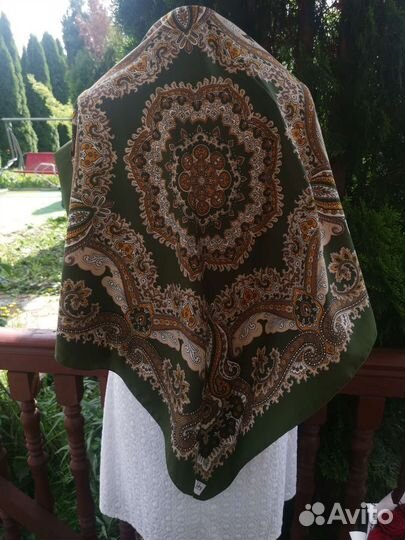 Яркий именной платок