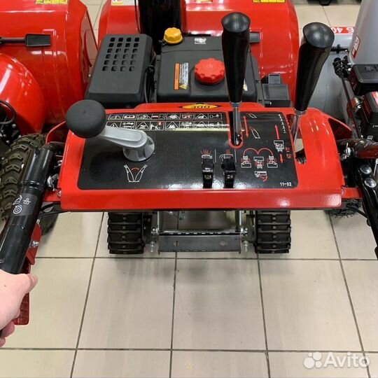 Снегоуборщик DDE ST 1387 LET гусеничный