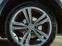 Volkswagen Tiguan 2.0 AMT, 2019, 50 000 км, с пробегом, цена 3 500 000 руб.