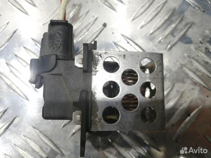 Резистор вентилятора двигателя Qashqai 2006-2013