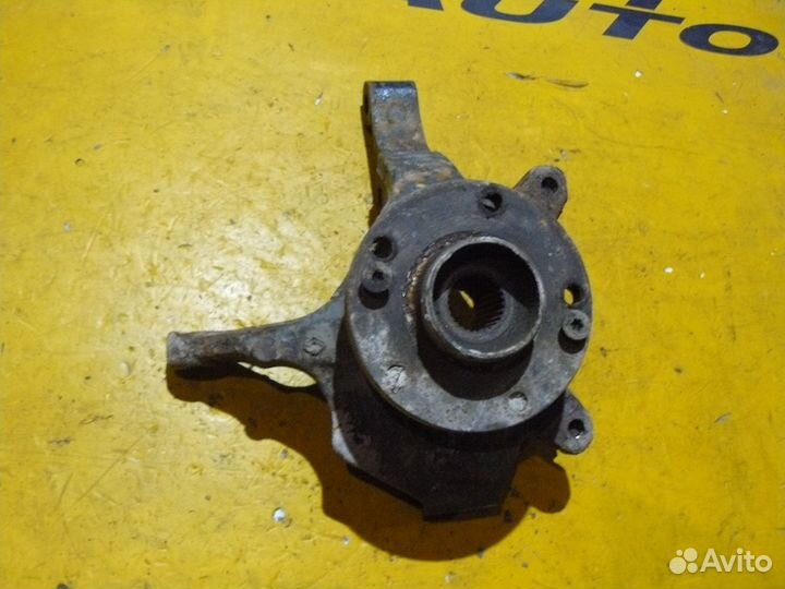 Кулак передний правый для Renault Laguna II