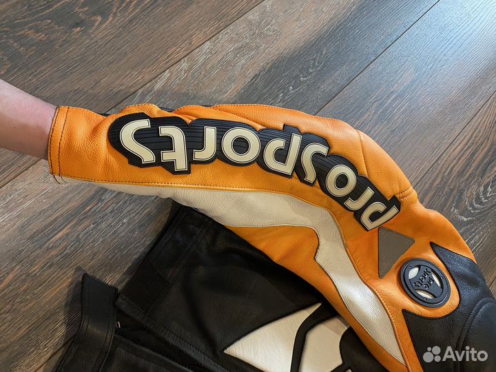 Мотокуртка кожаная