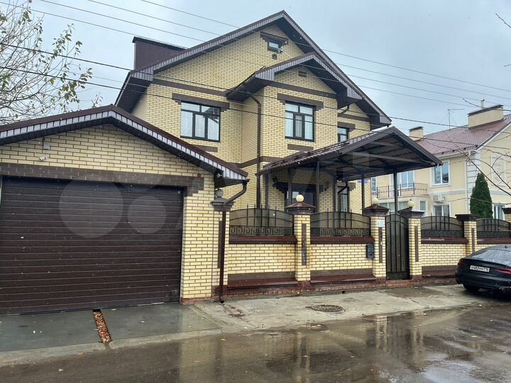 Коттедж 320 м² на участке 7 сот.