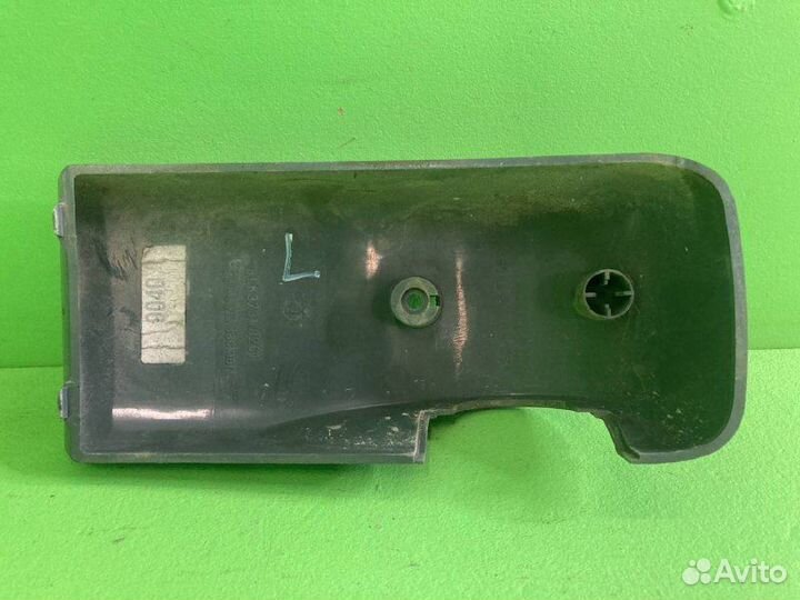 Крышка крепления кронштейна зеркала MAN TGA