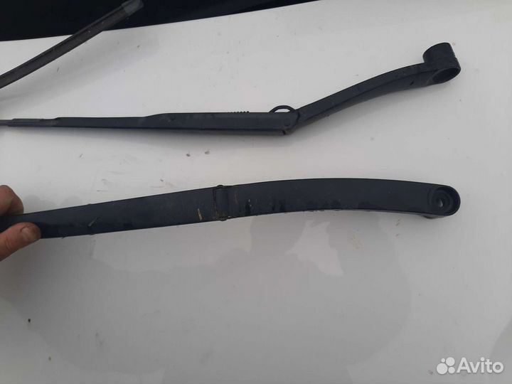 Поводок дворников hyundai i40
