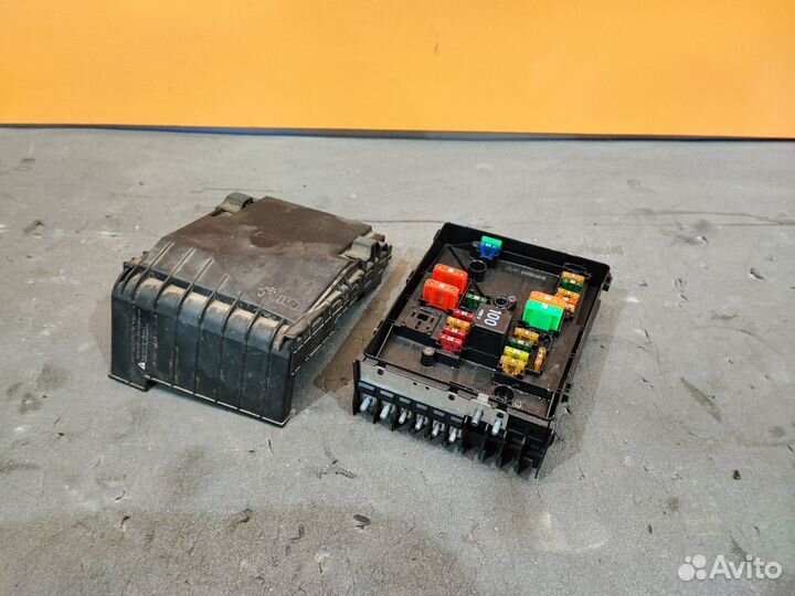 Блок предохранителей Volkswagen Tiguan 5N1 2.0 TDI