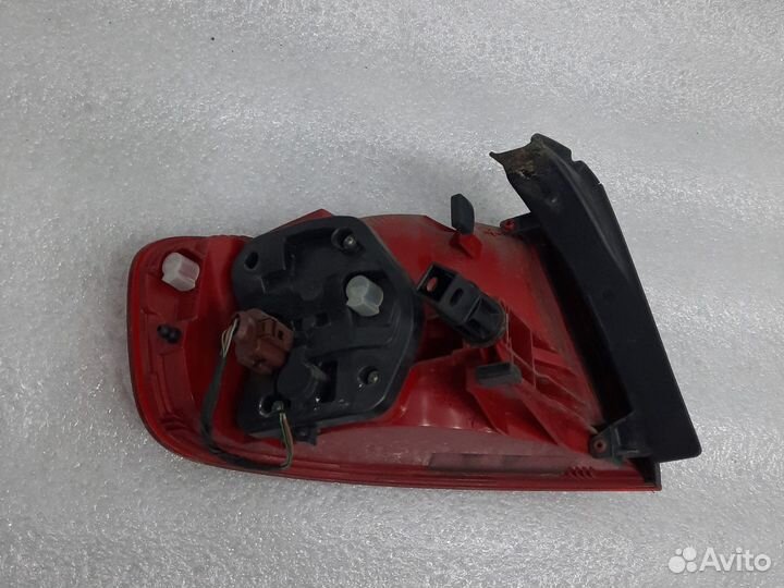 Левый стоп в крыло Audi a4 b8 LED