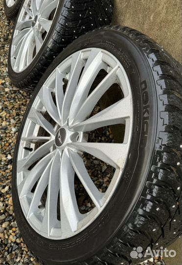 Nokian Tyres Hakkapeliitta 8 245/40 R20