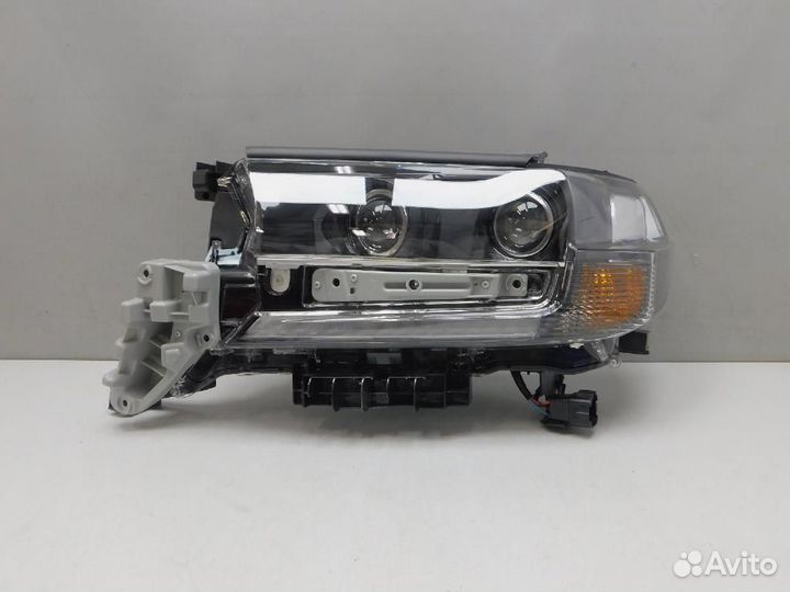 Фара левая Toyota Land Cruiser