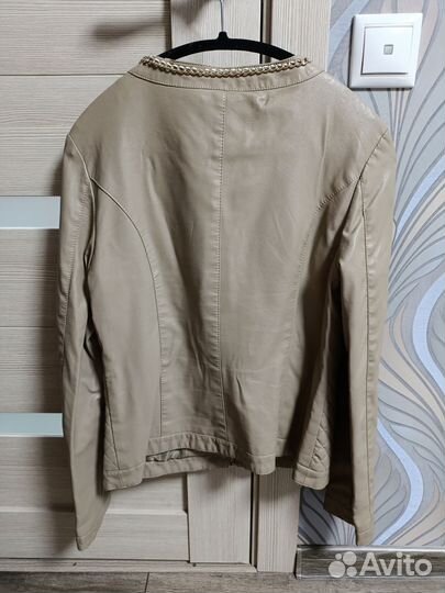 Женские вещи 42-44 размером