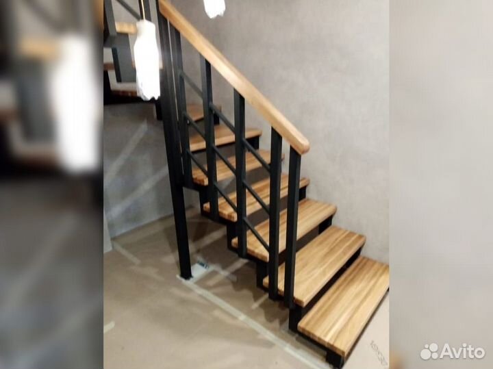 Ступени для лестниц и другие комплектующие К