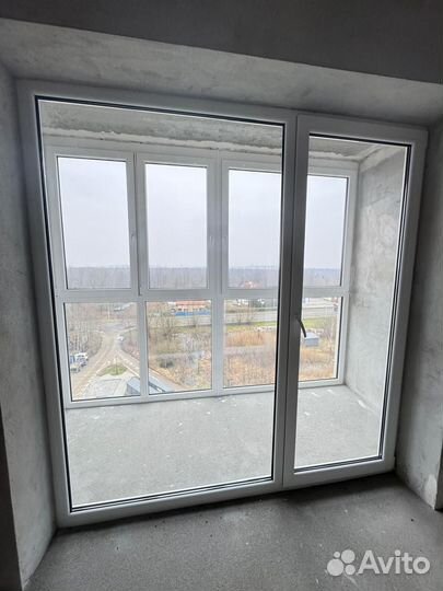 Балконная дверь с окном